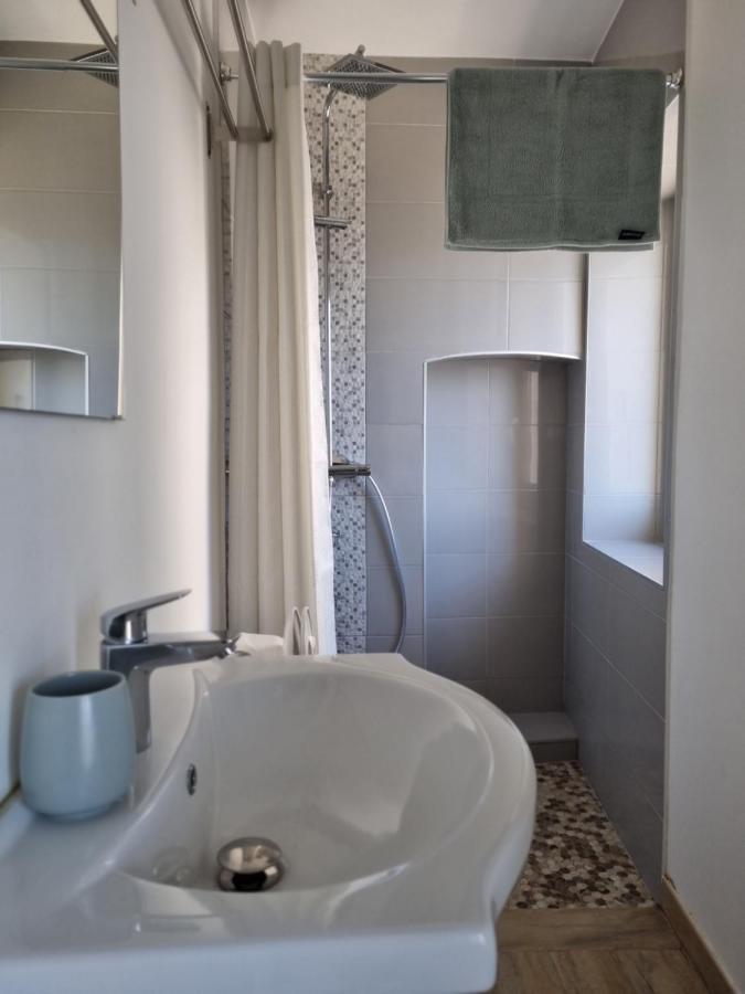 Chez Dume Apartment Bonifacio  Ngoại thất bức ảnh