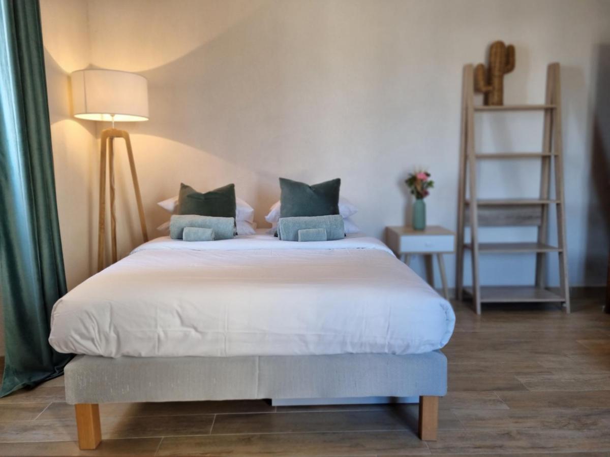 Chez Dume Apartment Bonifacio  Ngoại thất bức ảnh