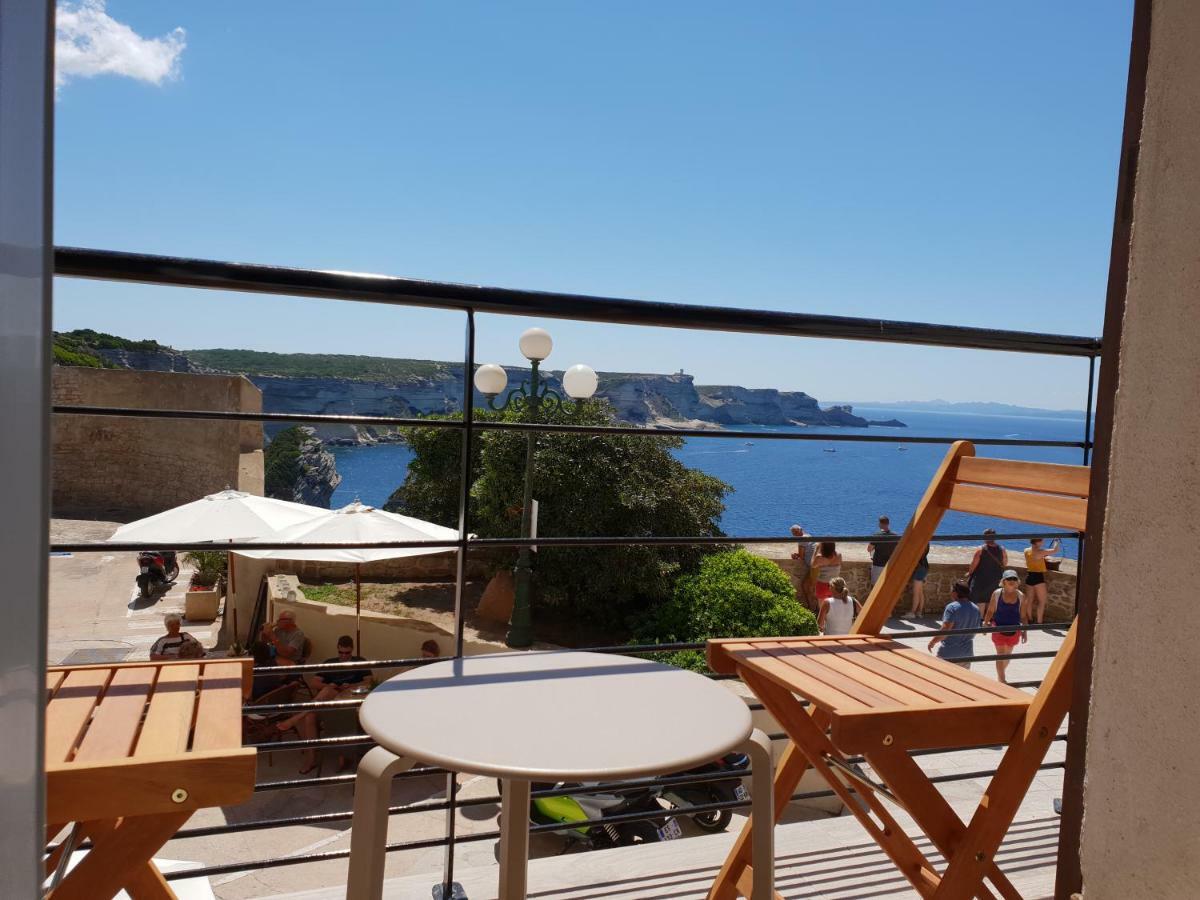 Chez Dume Apartment Bonifacio  Ngoại thất bức ảnh